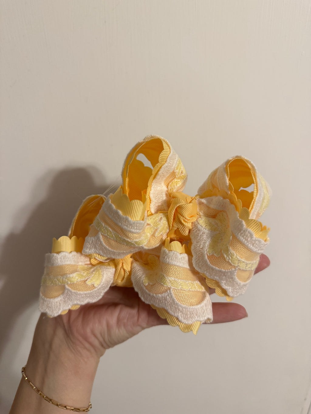 4 inch Bow Lace Piggies