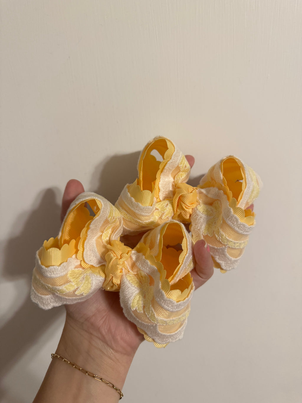 4 inch Bow Lace Piggies